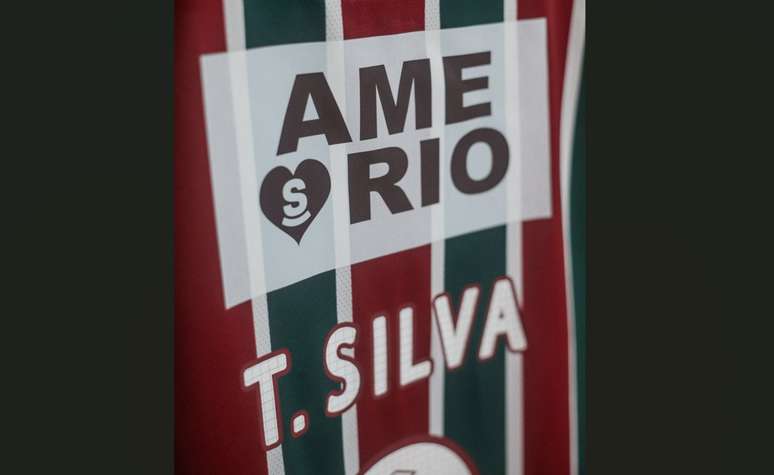 Slogan estar&aacute; nas costas dos jogadores , acima do nome e do n&uacute;mero-