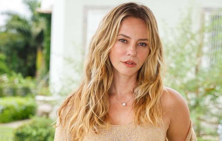 Paolla Oliveira como Heleninha Roitman