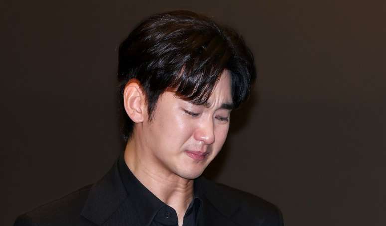 Kim Soo-hyun é REMOVIDO de programa coreano após polêmicas com morte de Kim Sae-ron: 'Poderá comprometer a...'.