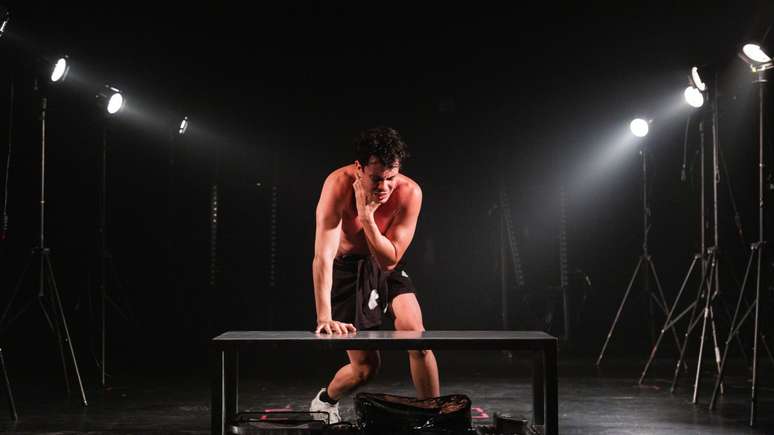 Protagonista de O Melhor Amigo, Vinicius Teixeira estreia nova temporada de mon&oacute;logo no RJ