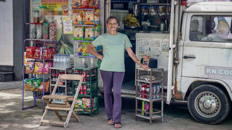 Neide circula pela regi&atilde;o h&aacute; 37 anos