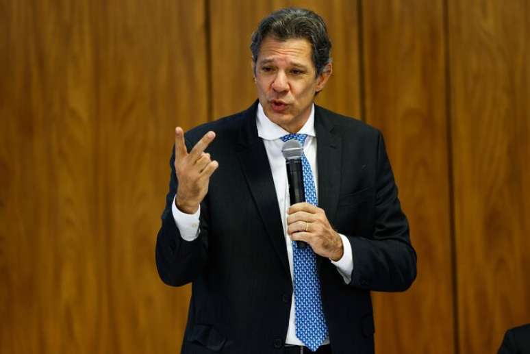 Haddad destacou que, uma vez aprovado o projeto, a ampliação da isenção do IR poderá representar, ao fim de um ano, o décimo quarto salário, a depender da faixa de renda do trabalhador.