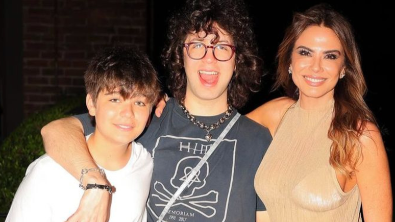 Luciana Gimenez se emociona ao publicar foto com filhos: 'Melhores coisas'