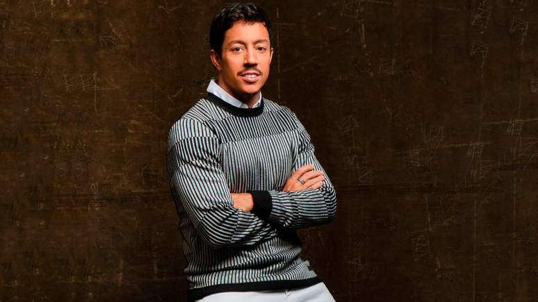 Renato Albani leva seu show de comédia para o Brasil inteiro e Europa