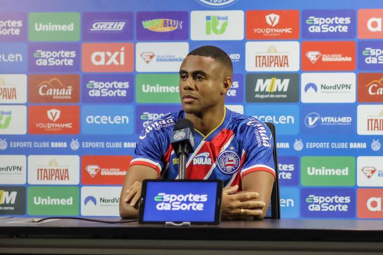 Erick em coletiva pelo Bahia. 