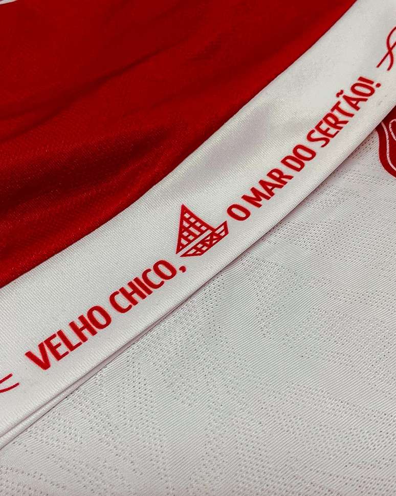 Mais detalhes do novo uniforme do CRB. 