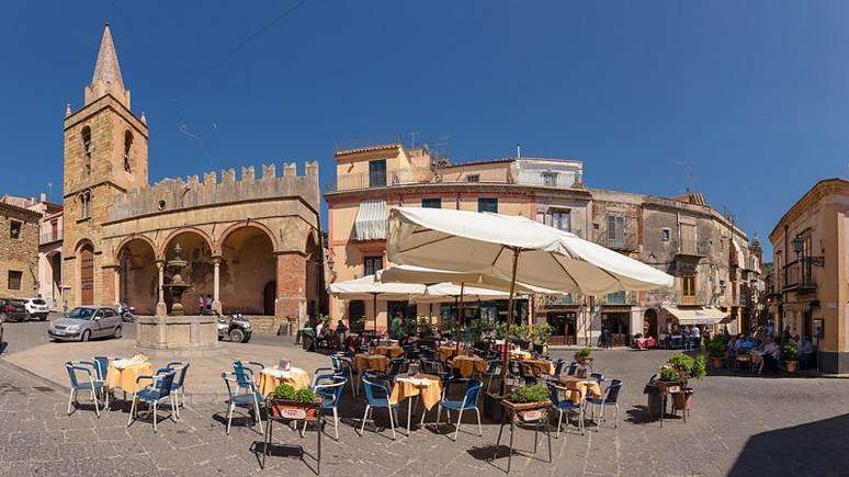 Chefs locais e internacionais empregam o man&aacute; em suas receitas, como na cidade de Castelbuono, na Sic&iacute;lia.