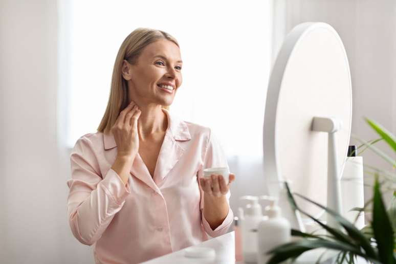 Produtos específicos para o pescoço ajudam a evitar rugas e o aspecto craquelado 