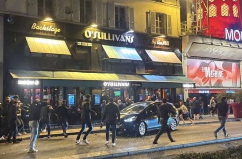 Violência entre torcedores do PSG e Aston Villa alerta as autoridades