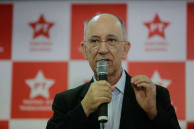 Deputy Rui Falcão preaches new directions for the pt. Deputy Rui Falcão preaches new directions for the pt.