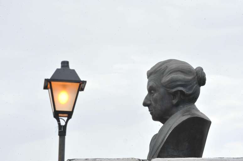 Na Cidade de Goi&aacute;s, poeta &eacute; reverenciada