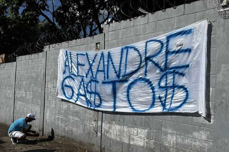 Torcedores estão revoltados com a situação do Cruzeiro na temporada – Reprodução / O Tempo
