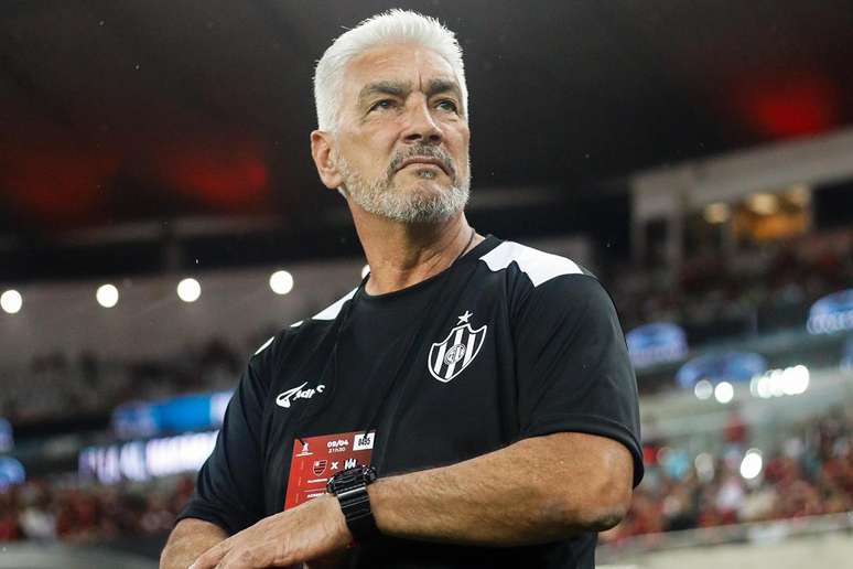 T&eacute;cnico da equipe argentina dedicou triunfo a seu pa&iacute;s e ao povo da cidade onde clube &eacute; radicado &ndash; Divulga&ccedil;&atilde;o / CA Central C&oacute;rdoba