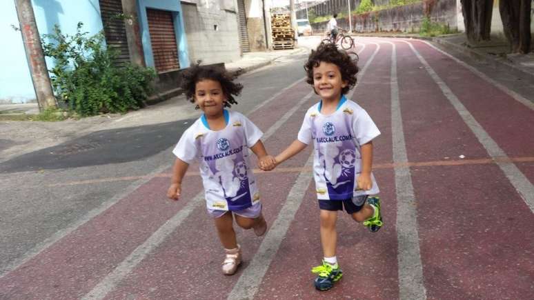 O foco de Fran são as crianças. Ele não quer que aconteça com elas o que viu acontecer com seus amigos.