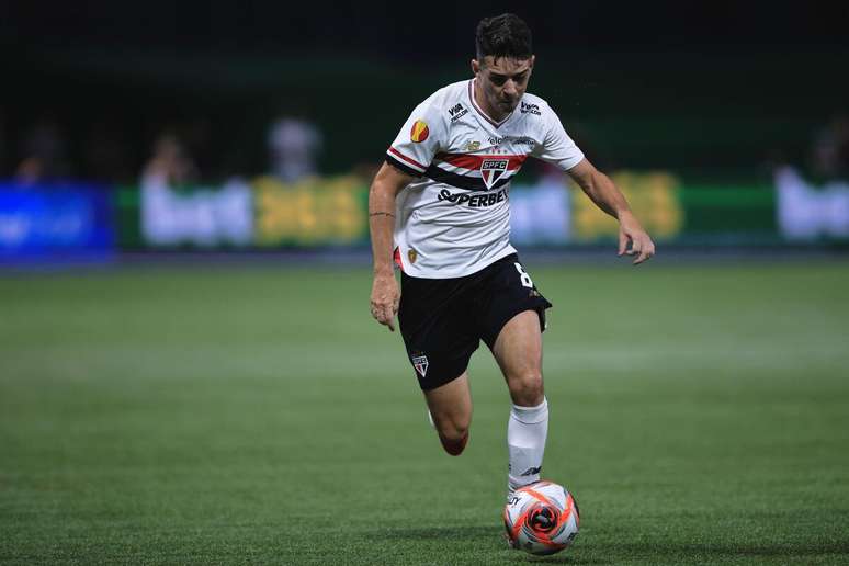 Oscar (São Paulo) durante jogo contra o Palmeiras, no dia 11.03.2025 