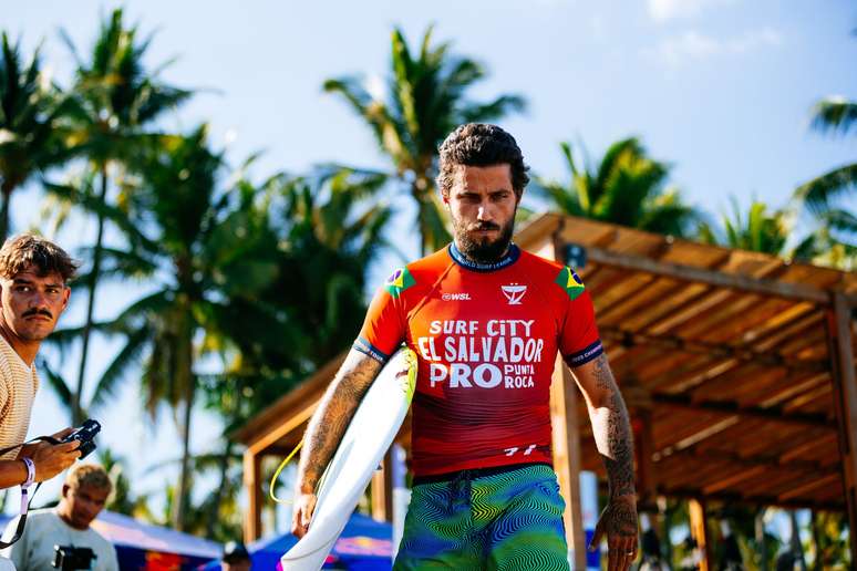 Filipe Toledo eliminado na WSL. 