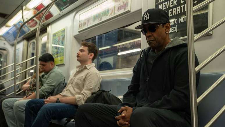 Denzel Washington em cena de Highest 2 Lowest - Divulga&ccedil;&atilde;o A24