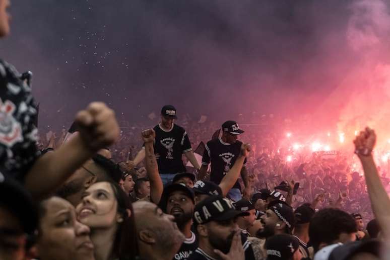 Corinthians lidera entre os clubes mais comentados e engajados em 2025.