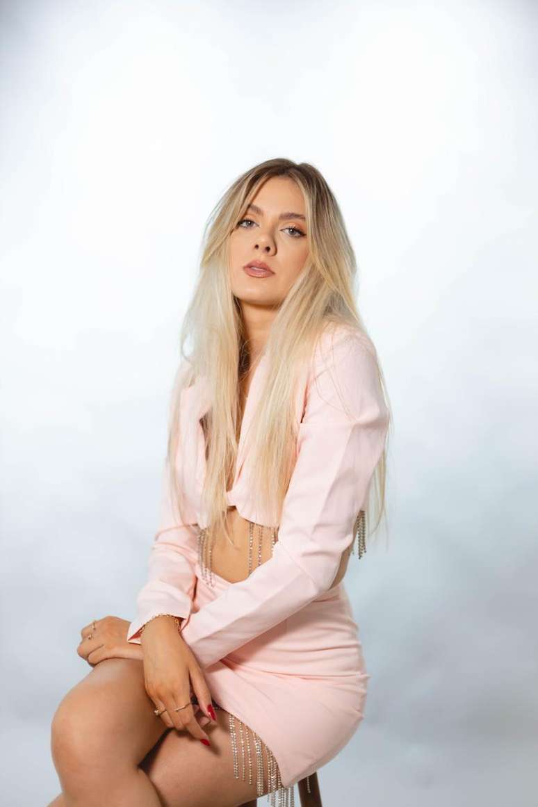 Clarissa Melo não teve medo de abandonar o direito para fazer o que sempre amou de verdade!