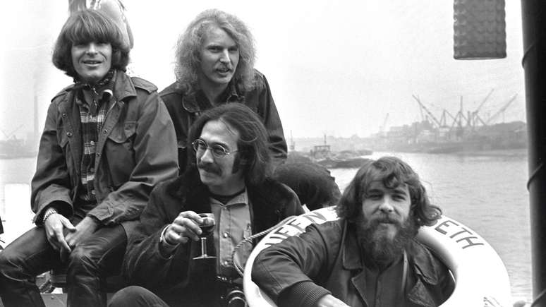 Creedence Clearwater Revival em 1970 (E-D): John Fogerty, Tom Fogerty, Stu Cook, Doug Clifford -