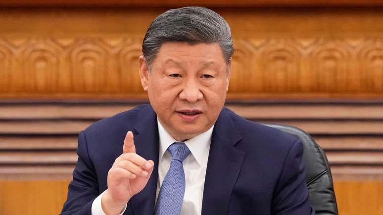 O presidente da China, Xi Jinping, pediu que a União Europeia se junte a Pequim na oposição à 'intimidação' dos EUA