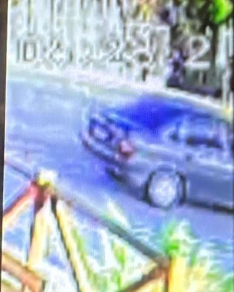 Carro usado por suspeitos no crime