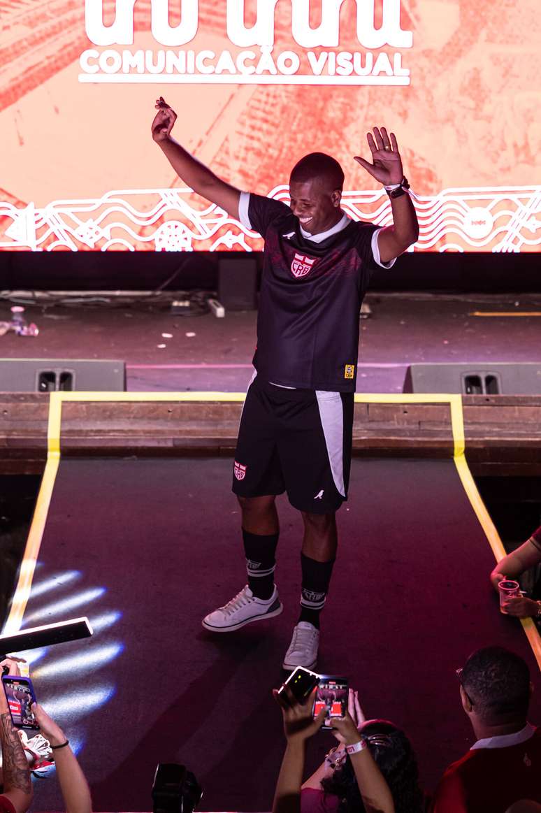 Camisa de goleiro CRB 2025. 