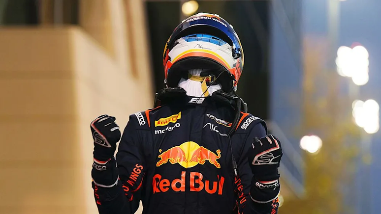 Pepe Mart&iacute; celebra a vit&oacute;ria na Sprint 