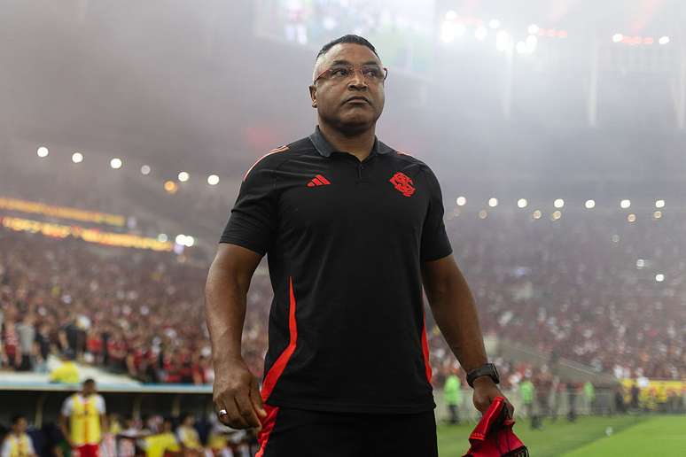 Roger Machado renova com o Inter