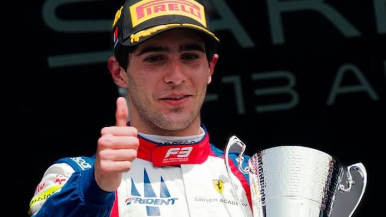 Rafael Câmara confirmou o favoritismo na corrida principal do Bahrein e venceu após cravar a pole position, repetindo Bortoleto.