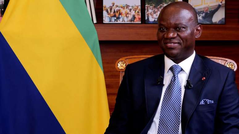 Chefe da transição militar que governou o Gabão desde a queda de Ali Bongo em 30 de agosto de 2023, o general Brice Clotaire Oligui Nguema foi eleito presidente do país por sete anos. Ele obteve 90,35% dos votos, de acordo com os resultados gerais provisórios anunciados no domingo, 13 de abril, pelo Ministério do Interior.