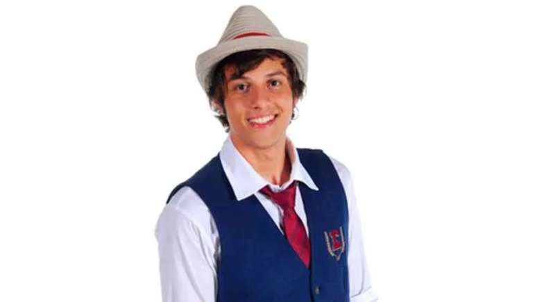 Chay Suede no Rebelde brasileiro -