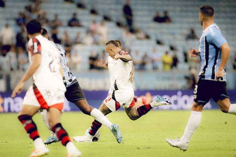 Cebolinha, do Flamengo, reencontrou o Gr&ecirc;mio pela 3&ordf; rodada do Campeonato Brasileiro &ndash;