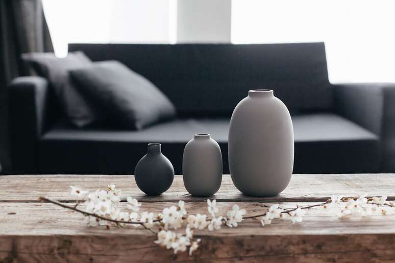A harmonia entre os acessórios valoriza a decoração no estilo escandinavo 