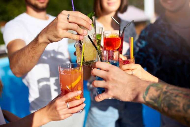 Essa geração parece mais preocupada com saúde mental, bem-estar e equilíbrio do que com beber.