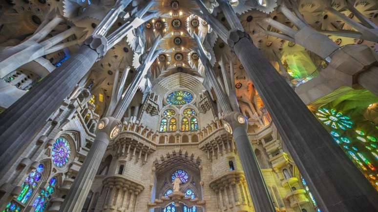 A basílica da Sagrada Família é considerada a obra mais famosa de Gaudí