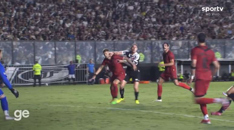 Lance do segundo gol do Vasco sobre o Sport, em São Januário. 