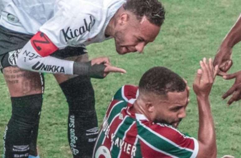 Em 2011, Neymar discutiu com Dorival Júnior após ser barrado de bater pênalti –