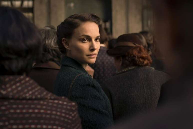Natalie Portman em cena do filme 'De Amor e Trevas', de 2015