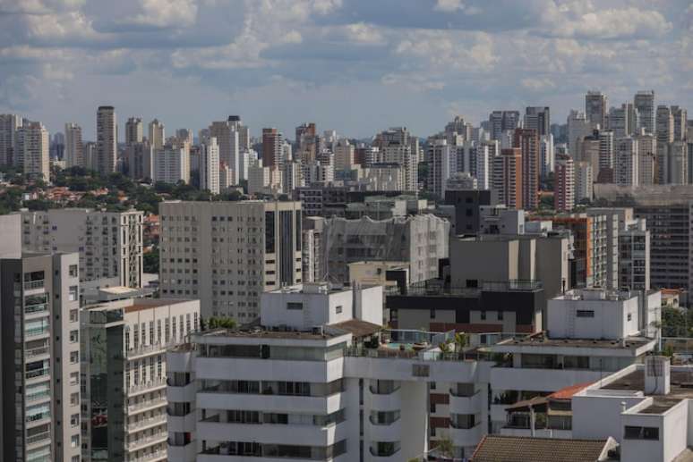 Faixa 4 do MCMV vai passar a atender famílias com renda de até R$ 8 mil mensais.