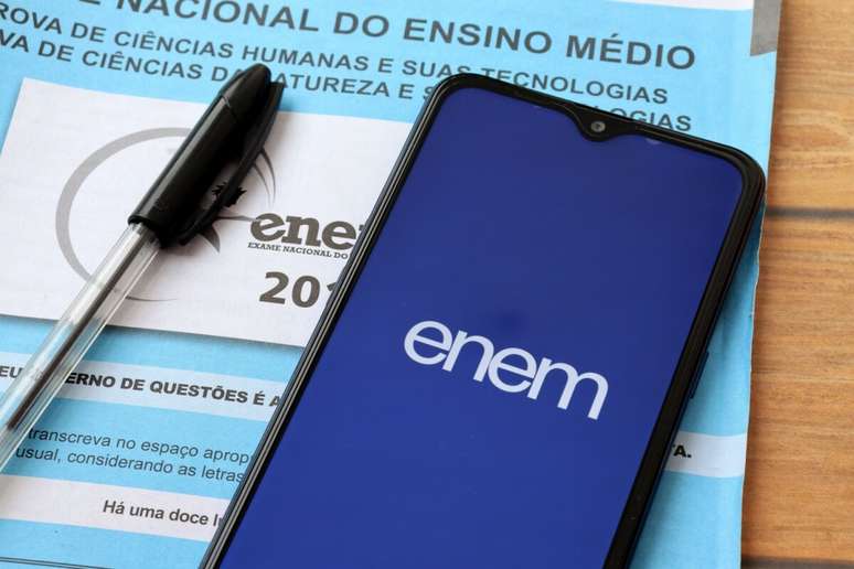 Estudantes podem solicitar a isenção da taxa de inscrição do Enem