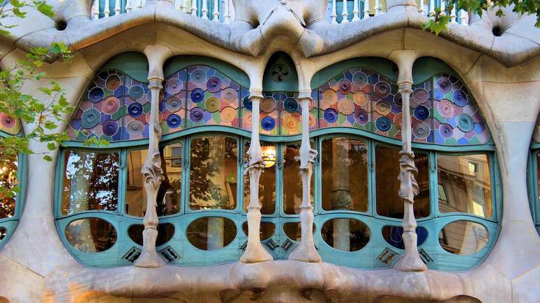 Casa Batlló está entre outras obras do arquiteto espalhadas por Barcelona