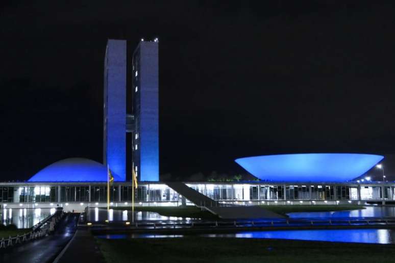Iluminação do prédio do Congresso celebrou o Dia de Conscientização sobre o Autismo 