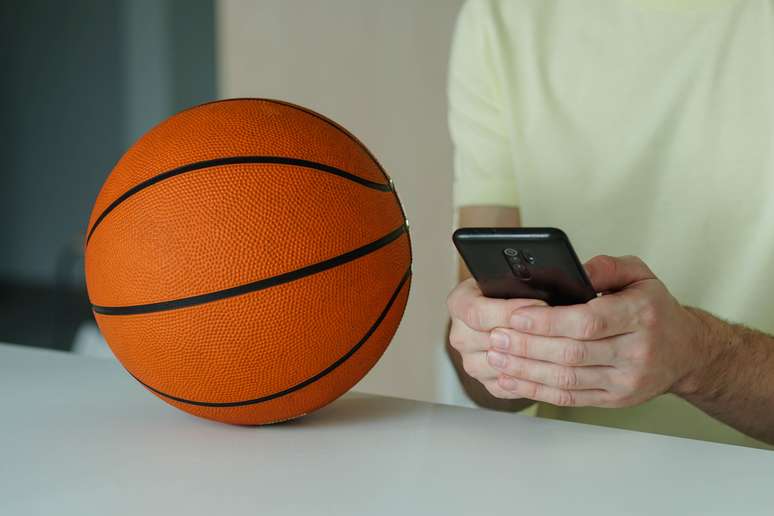 Saiba como fazer as suas apostas pelo VBET app