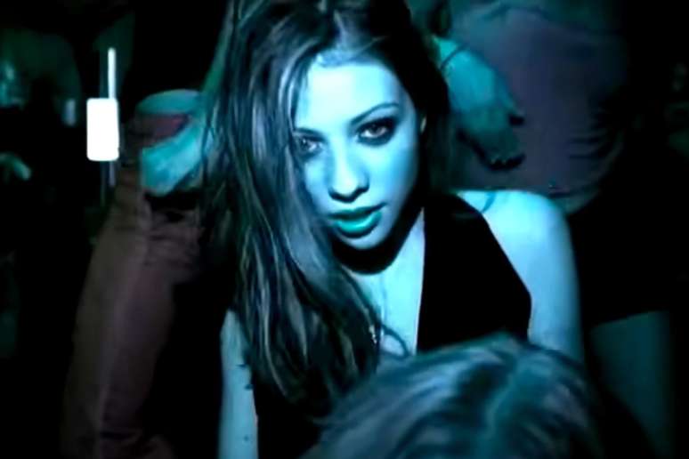 Michelle Trachtenberg no clipe do Trapt -