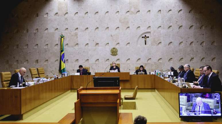 Um dos problemas da democracia brasileira s&atilde;o 'ju&iacute;zes com poder excessivo', diz revista