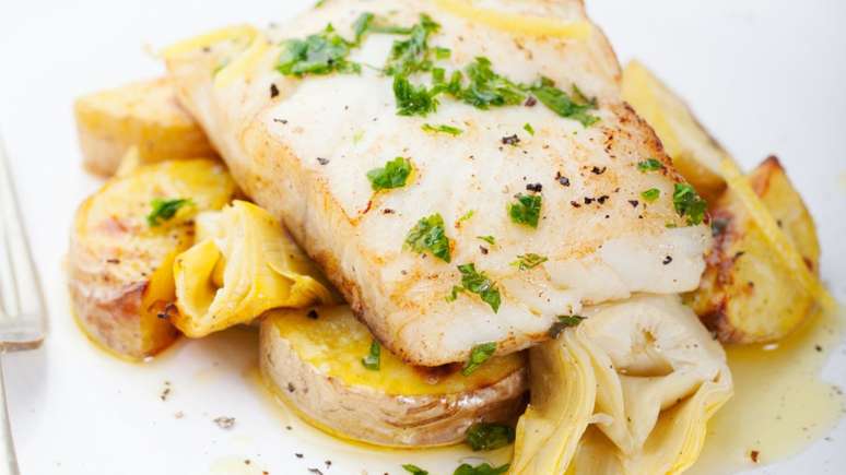 Bacalhau com molho de ervas – Foto: Shutterstock