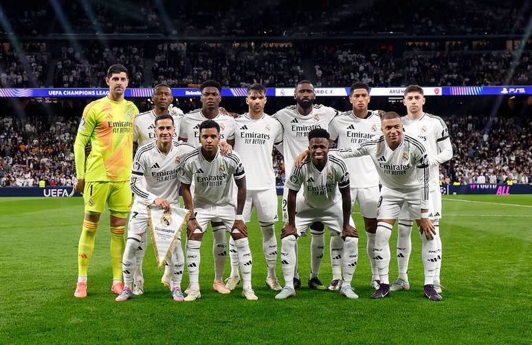 Time do Real Madrid antes de jogo da Liga dos Campeões