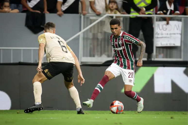 Jornal europeu destaca Riquelme Felipe, joia do Fluminense comparada a Estêvão