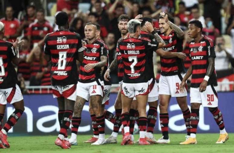 Gilvan de Souza/Flamengo - Legenda: Equipe do Flamengo comemora gol de Pedro
